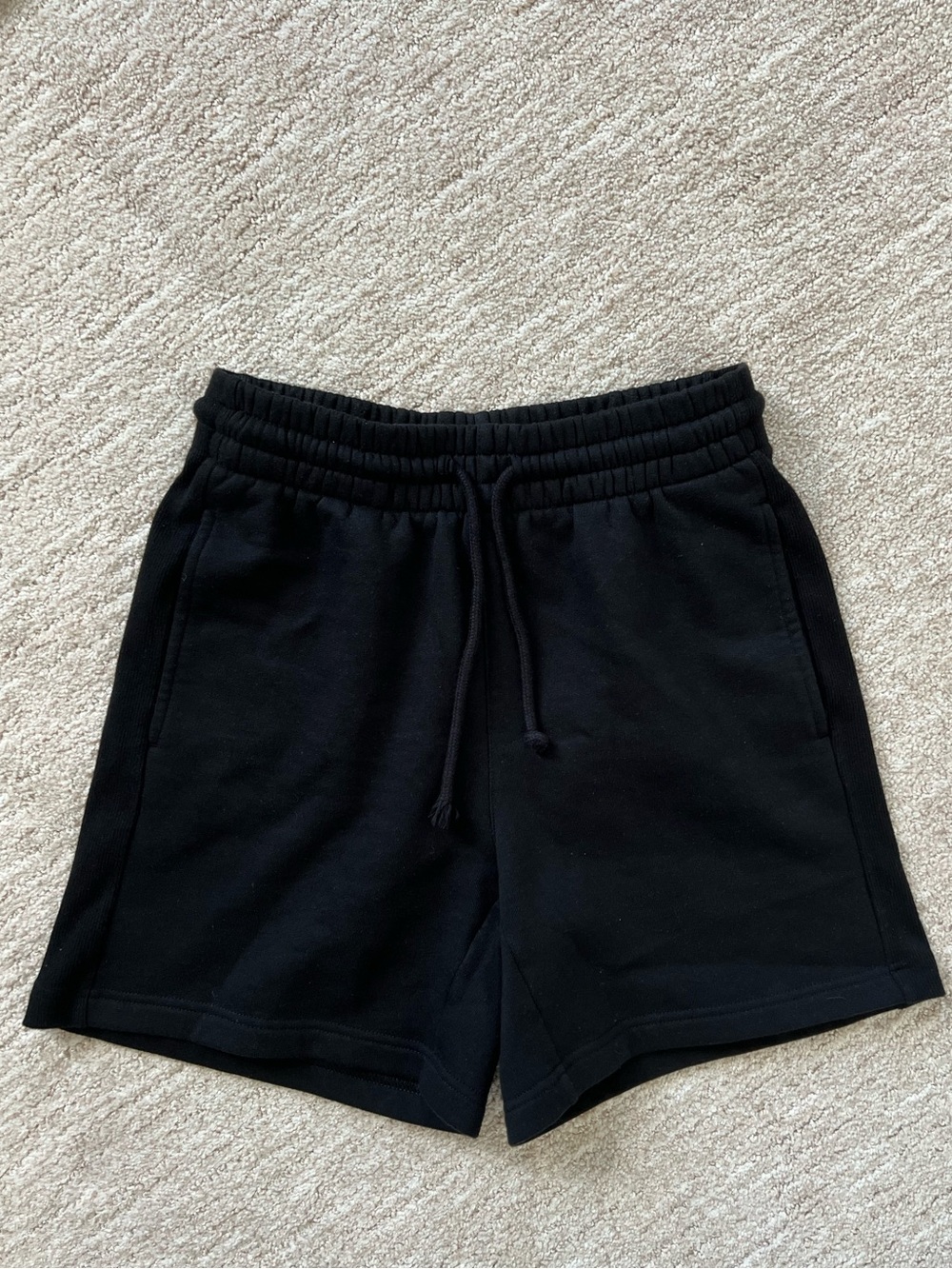 Aritzia TNA Black Fleece Boyfriend sweatshorts with 5” inseam size XS